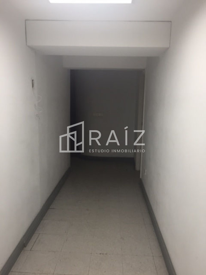 Local Comercial ID.2084 - Local en Montevideo.