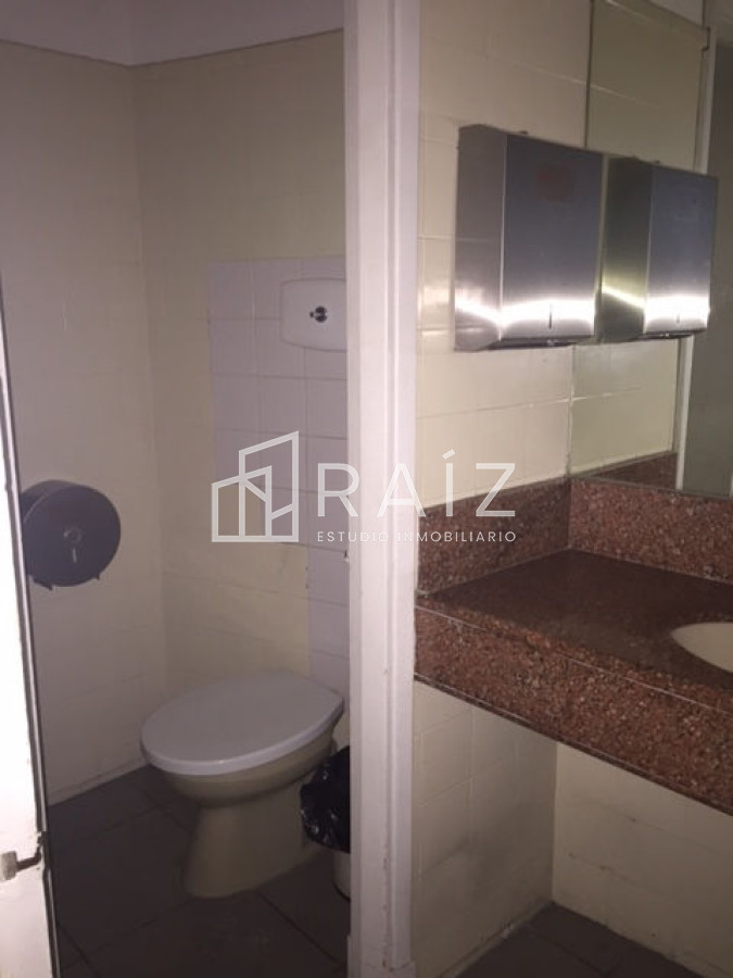 Local Comercial ID.2084 - Local en Montevideo.