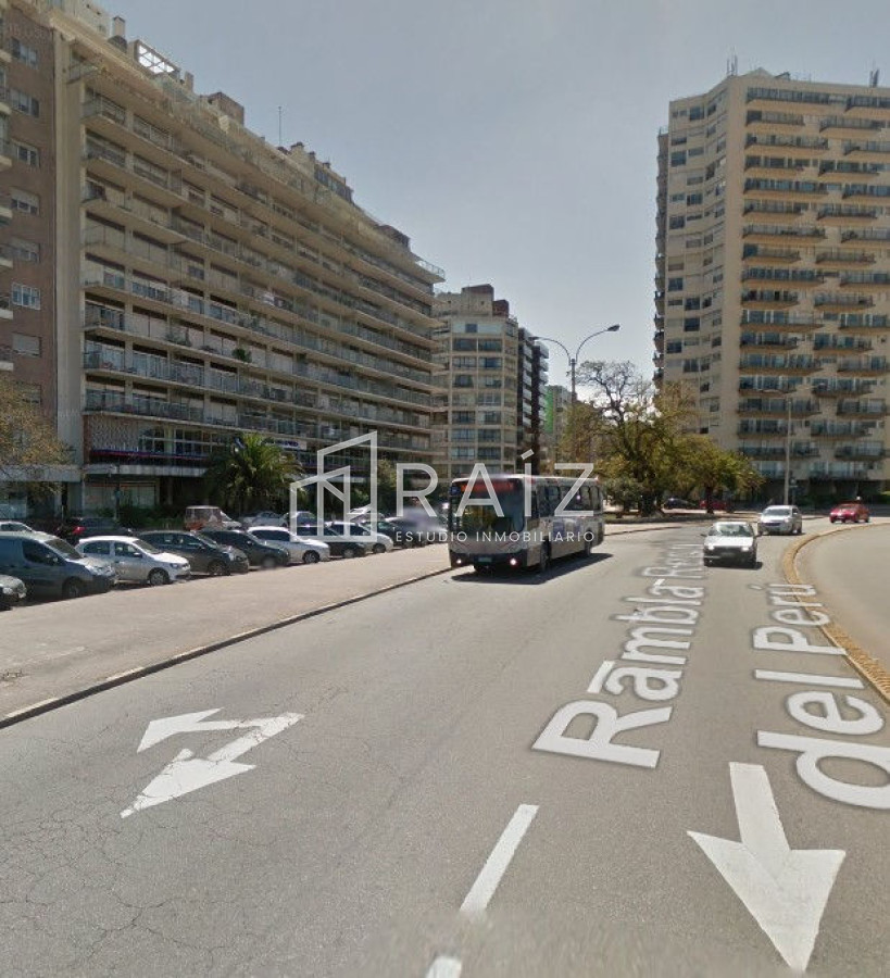 Local Comercial ID.2084 - Local en Montevideo.