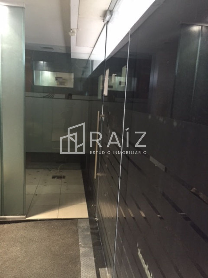 Local Comercial ID.2084 - Local en Montevideo.