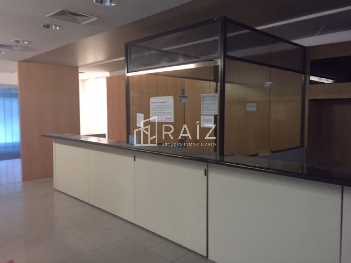 Local Comercial ID.2084 - Local en Montevideo.