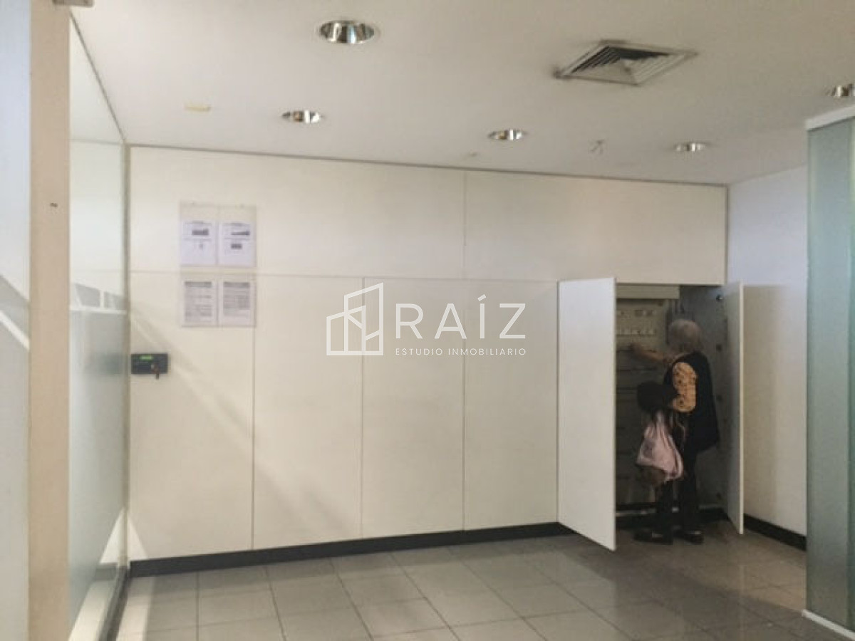 Local Comercial ID.2084 - Local en Montevideo.