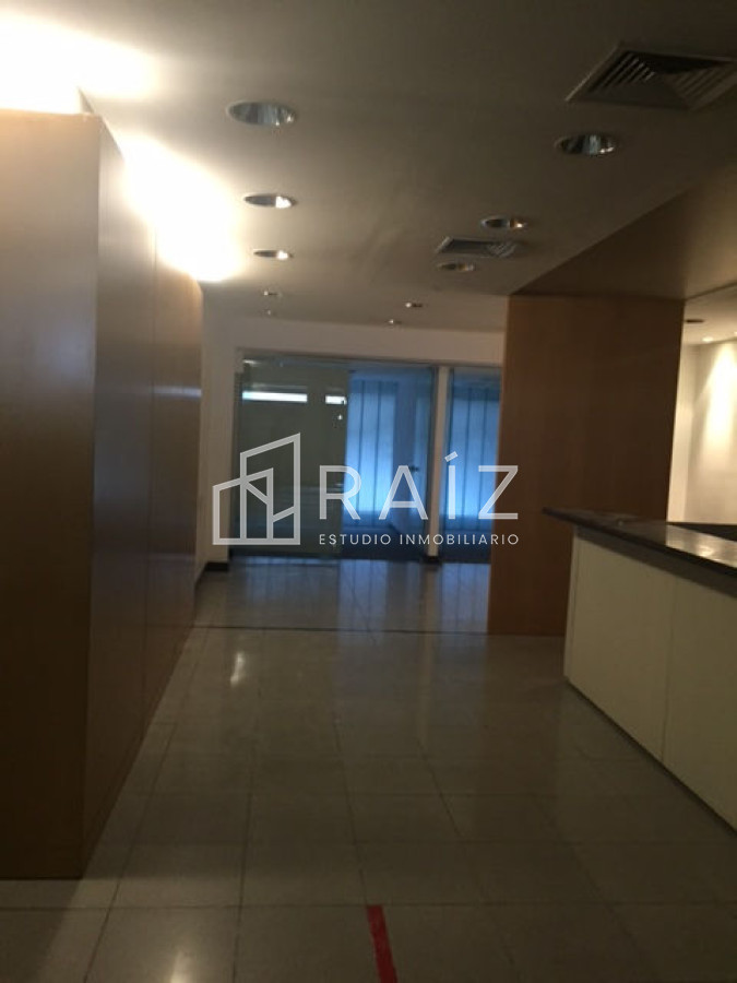 Local Comercial ID.2084 - Local en Montevideo.