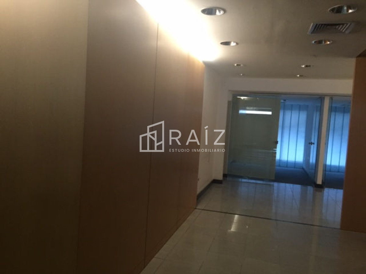 Local Comercial ID.2084 - Local en Montevideo.