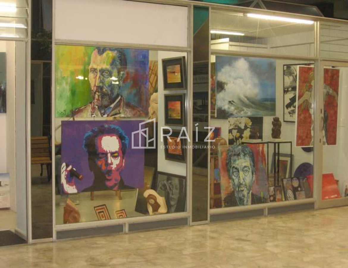 Local Comercial ID.2294 - Local en Punta del Este, Península