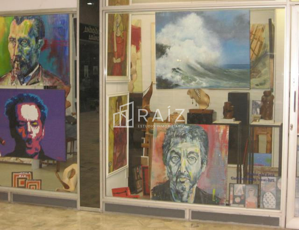 Local Comercial ID.2294 - Local en Punta del Este, Península