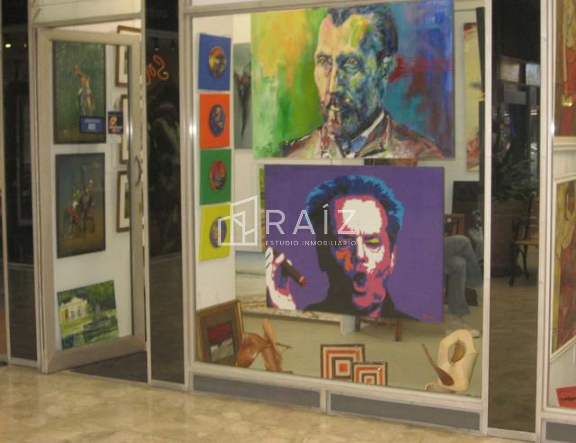 Local Comercial ID.2294 - Local en Punta del Este, Península