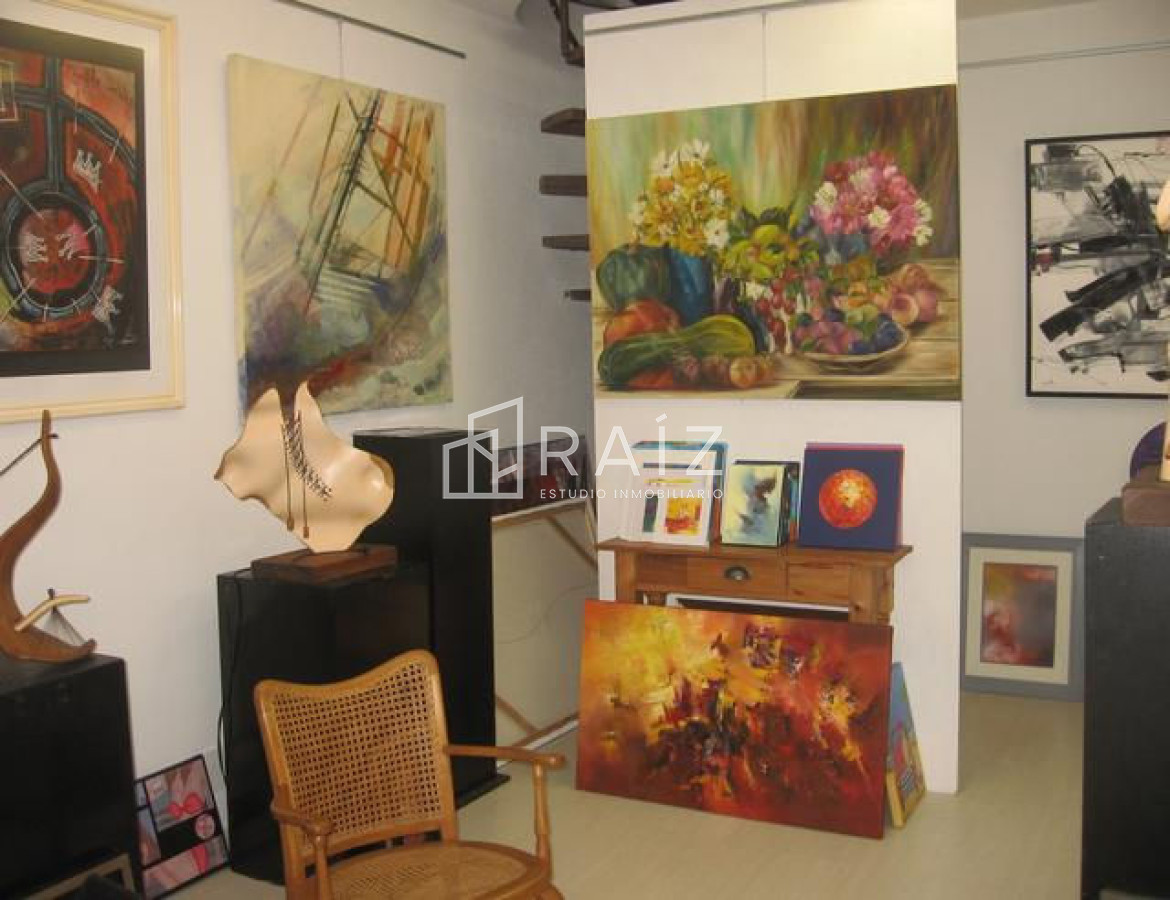 Local Comercial ID.2294 - Local en Punta del Este, Península