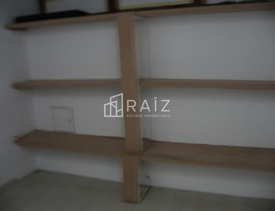 Local Comercial ID.2294 - Local en Punta del Este, Península