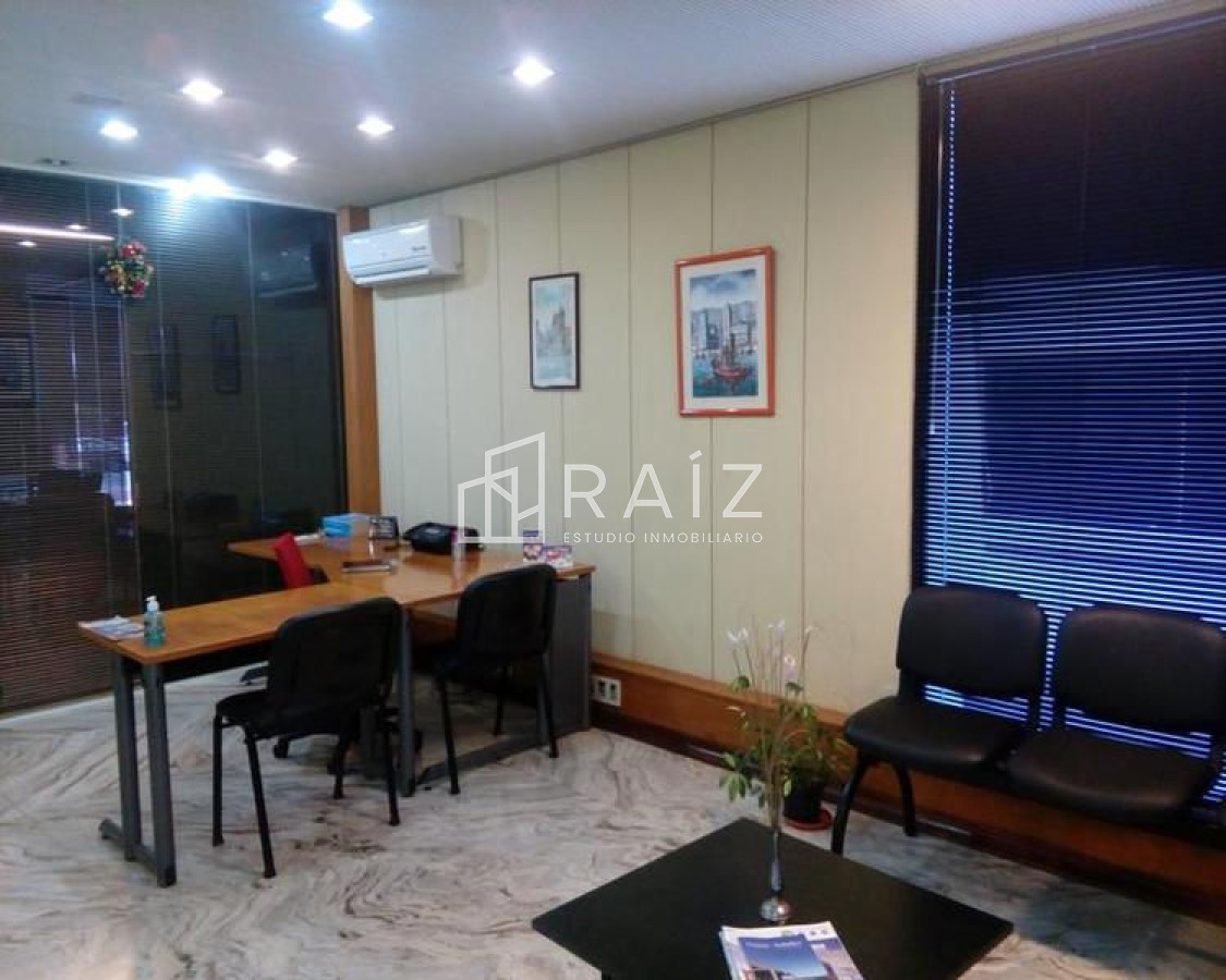 Local Comercial ID.2623 - Local en Punta del Este, Península