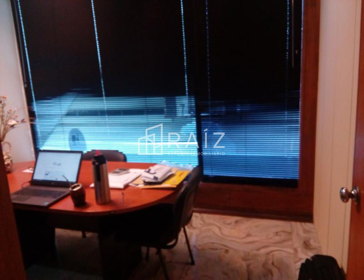 Local Comercial ID.2623 - Local en Punta del Este, Península