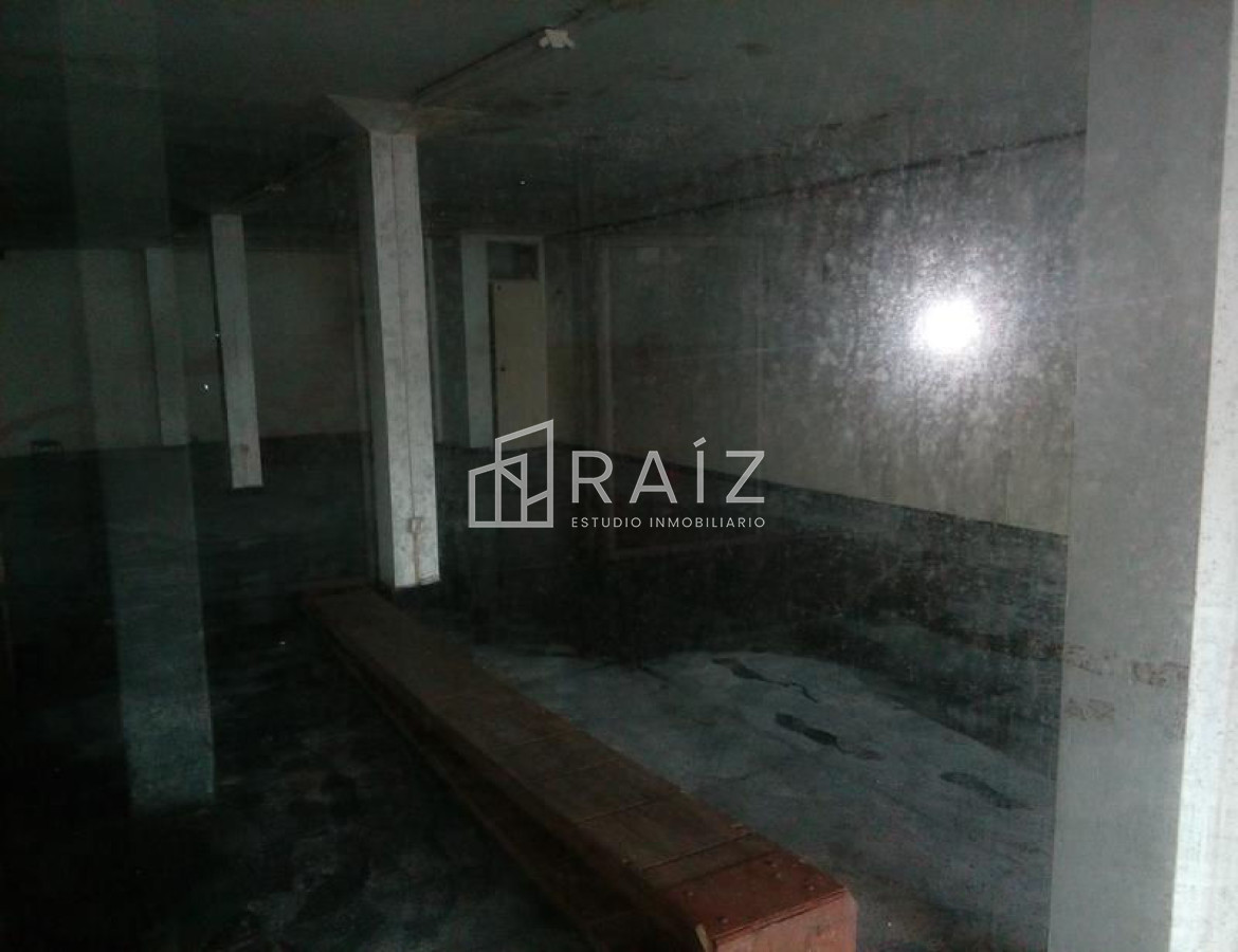 Local Comercial ID.2803 - Local en Punta del Este, Península