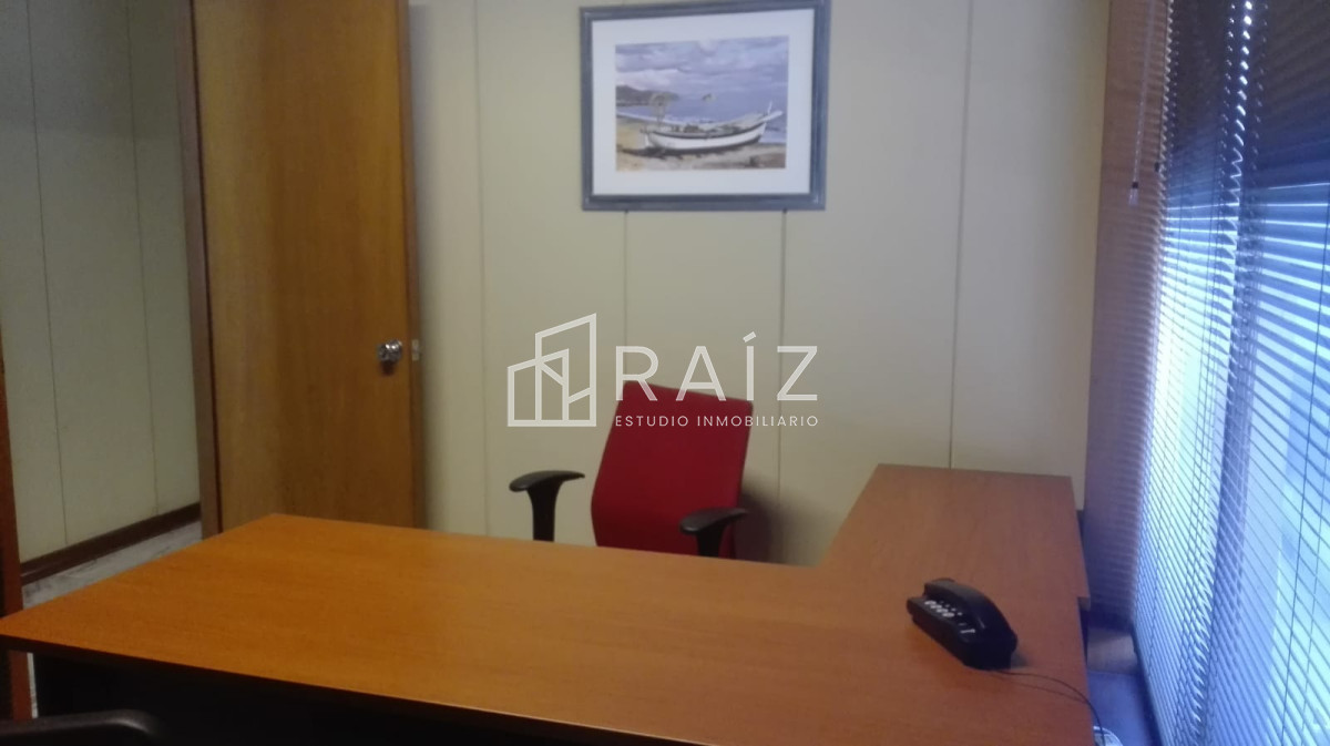 Local Comercial ID.2623 - Local en Punta del Este, Península