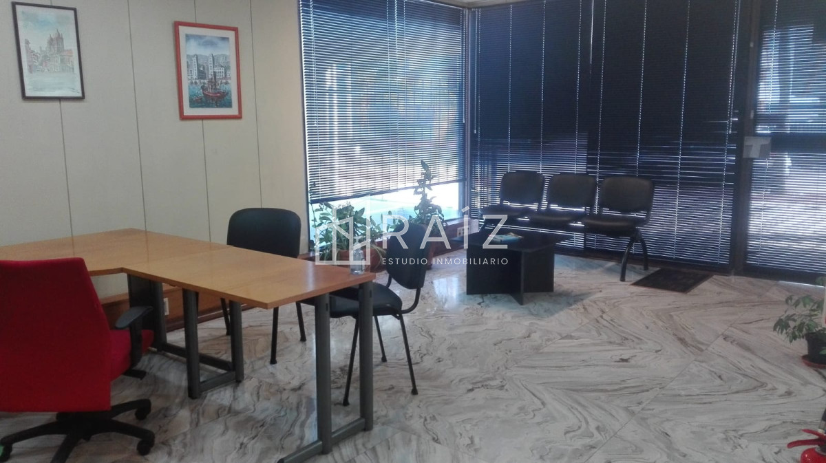 Local Comercial ID.2623 - Local en Punta del Este, Península