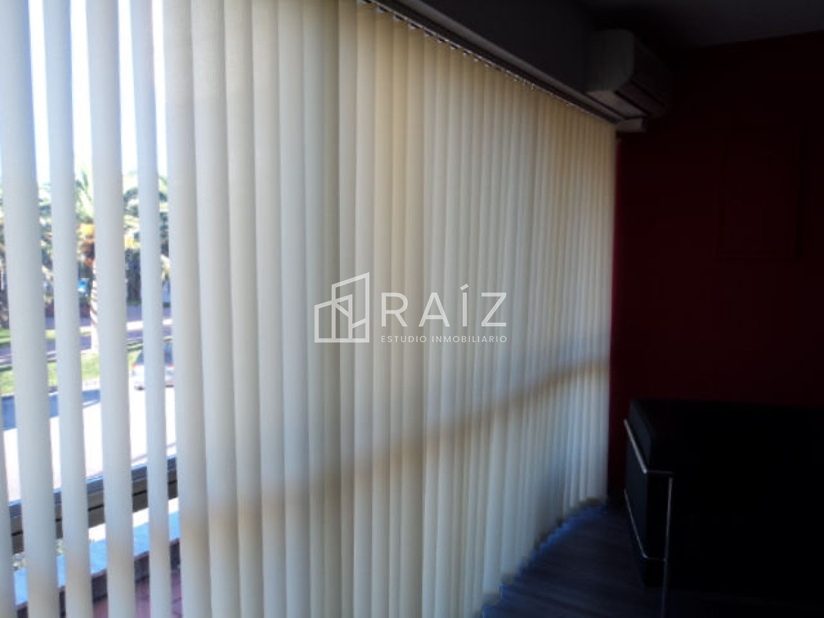 Local Comercial ID.775 - Local en Punta del Este, Península