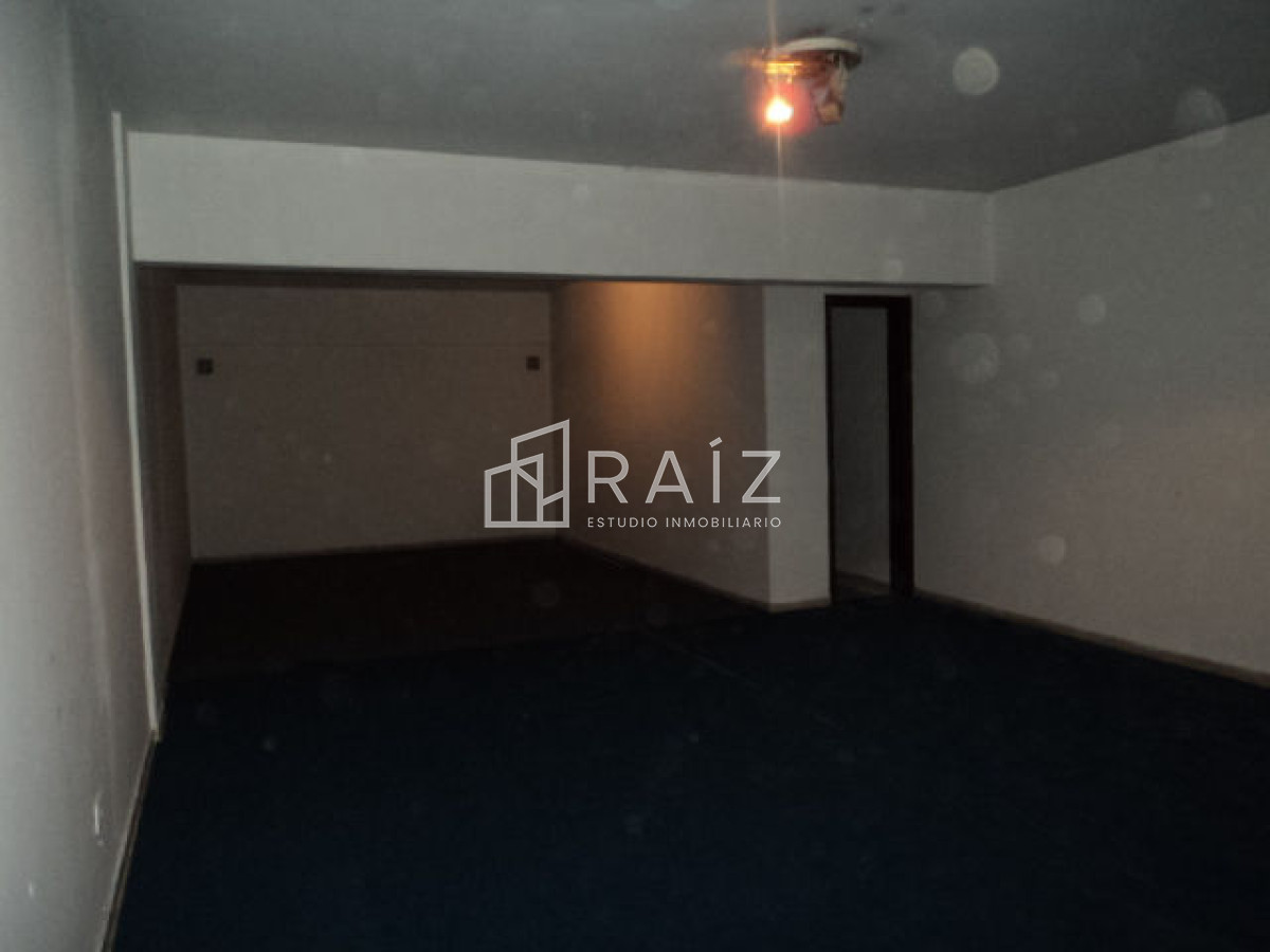 Local Comercial ID.775 - Local en Punta del Este, Península