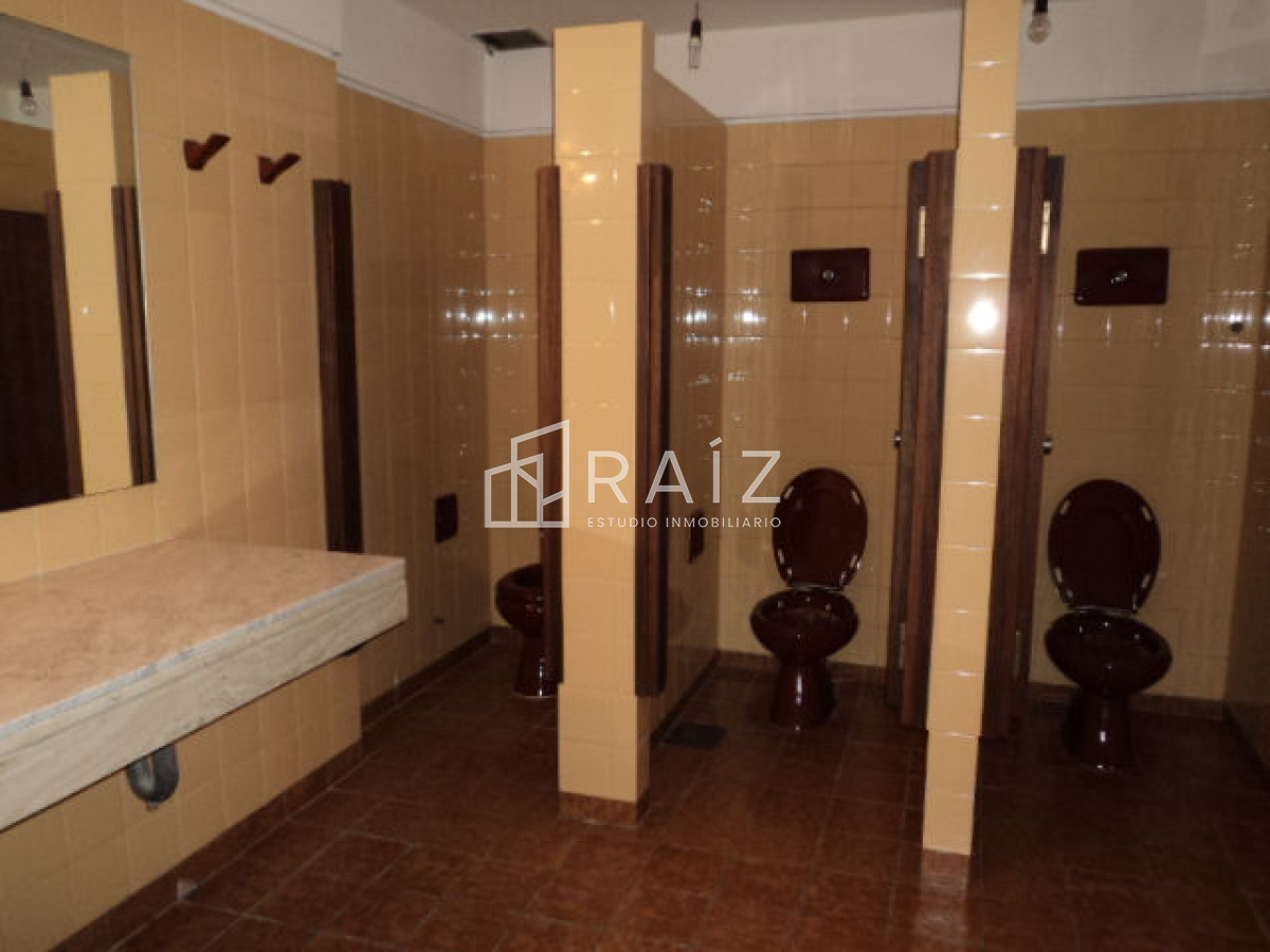 Local Comercial ID.775 - Local en Punta del Este, Península