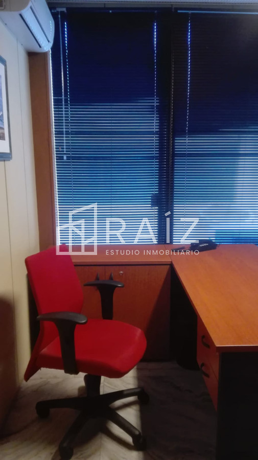 Local Comercial ID.2623 - Local en Punta del Este, Península