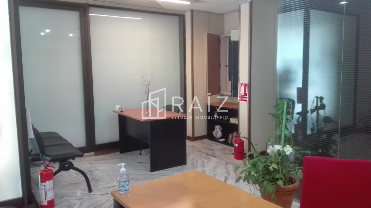 Local Comercial ID.2623 - Local en Punta del Este, Península