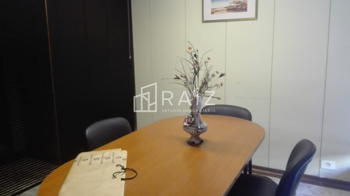 Local Comercial ID.2623 - Local en Punta del Este, Península