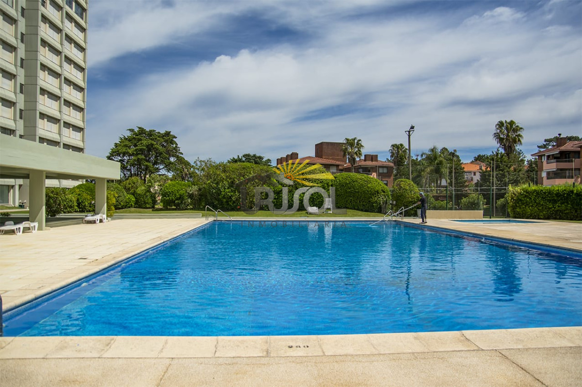Apartamento ID.71 - Excelente Oportunidad !! Se Vende en Pda 19 Mansa - Punta del Este