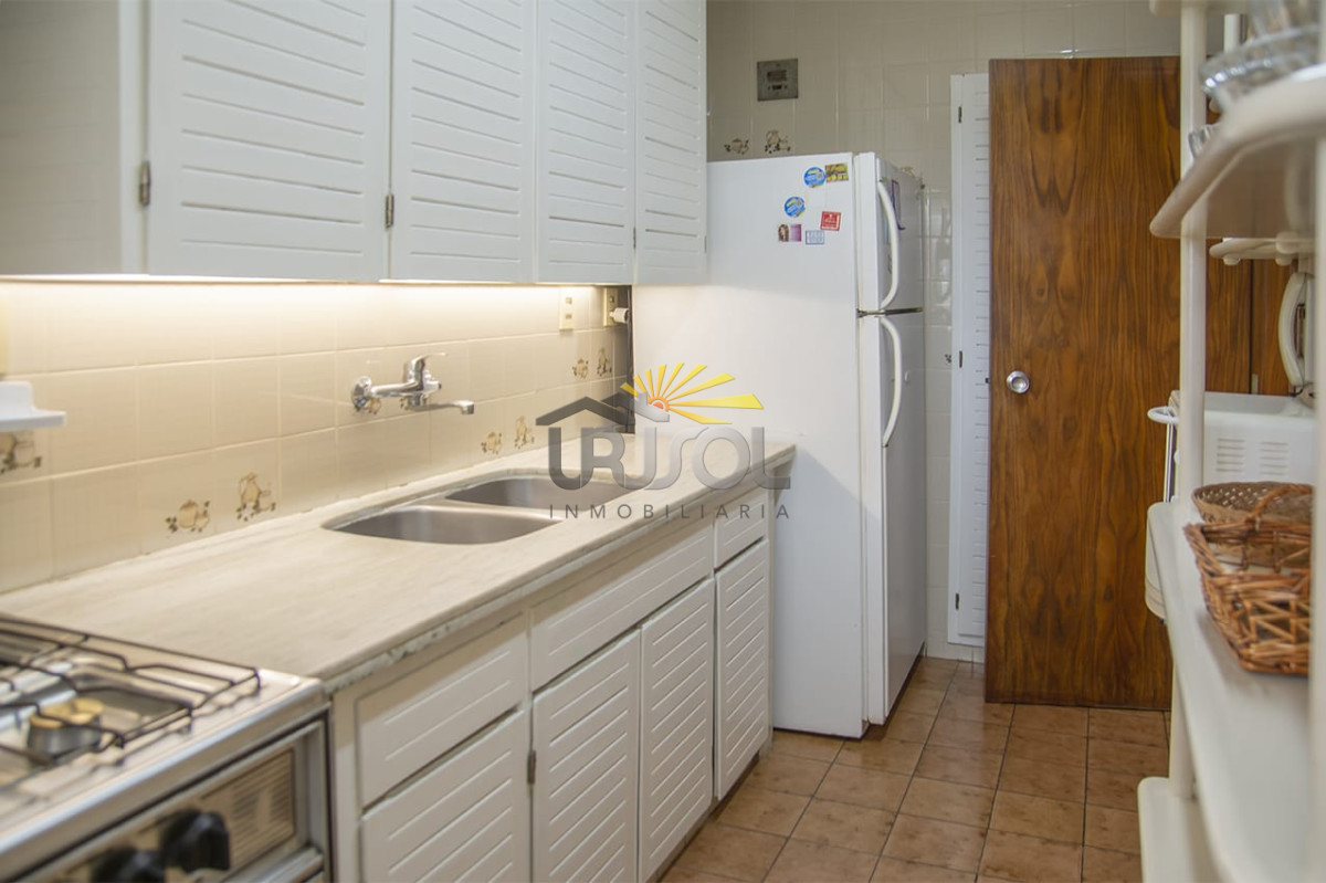 Apartamento ID.71 - Excelente Oportunidad !! Se Vende en Pda 19 Mansa - Punta del Este