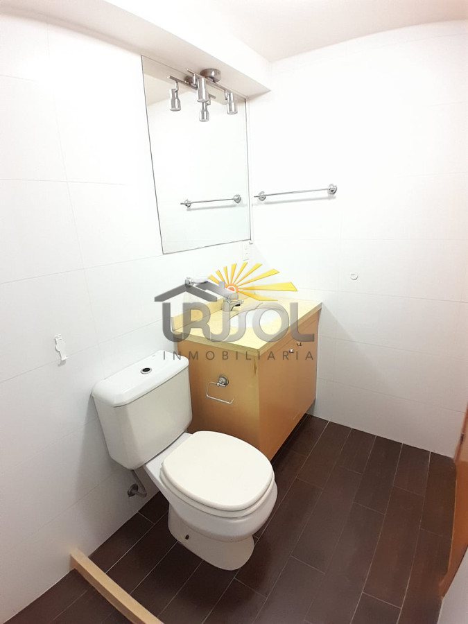 Apartamento ID.52 - Se ALQUILA Apartamento en Torres Barcelona, de tres dormitorios 