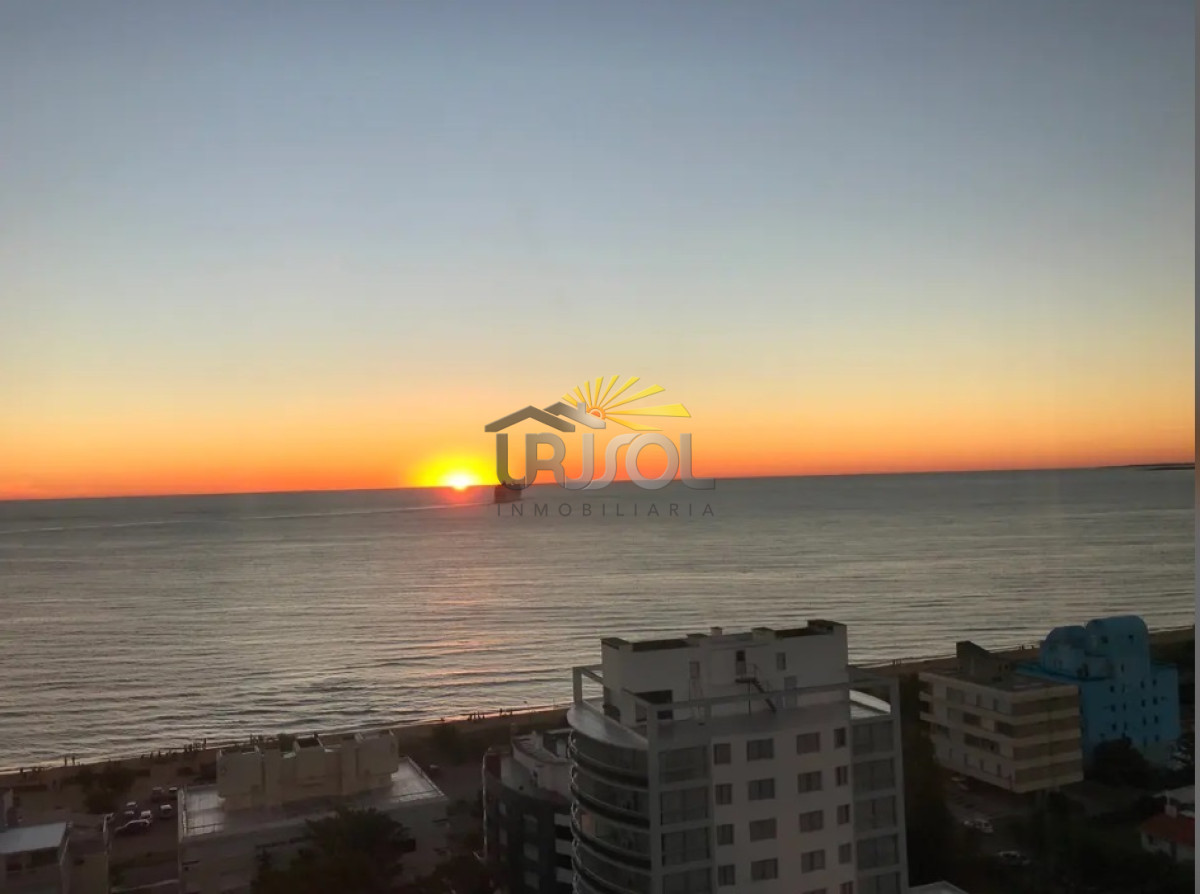 Apartamento ID.71 - Excelente Oportunidad !! Se Vende en Pda 19 Mansa - Punta del Este
