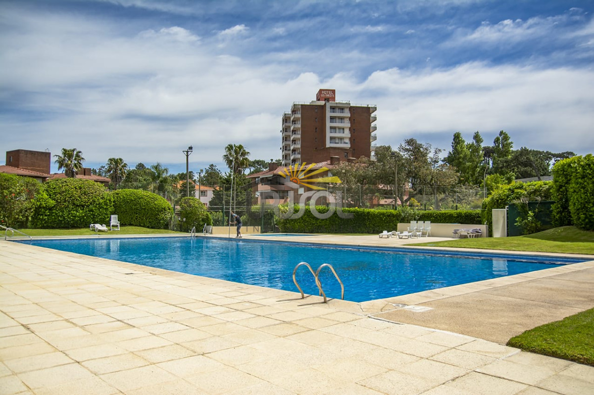 Apartamento ID.71 - Excelente Oportunidad !! Se Vende en Pda 19 Mansa - Punta del Este