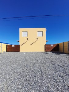 Se ALQUILA Anual Apartamento de 2 Dormitorios en 4H