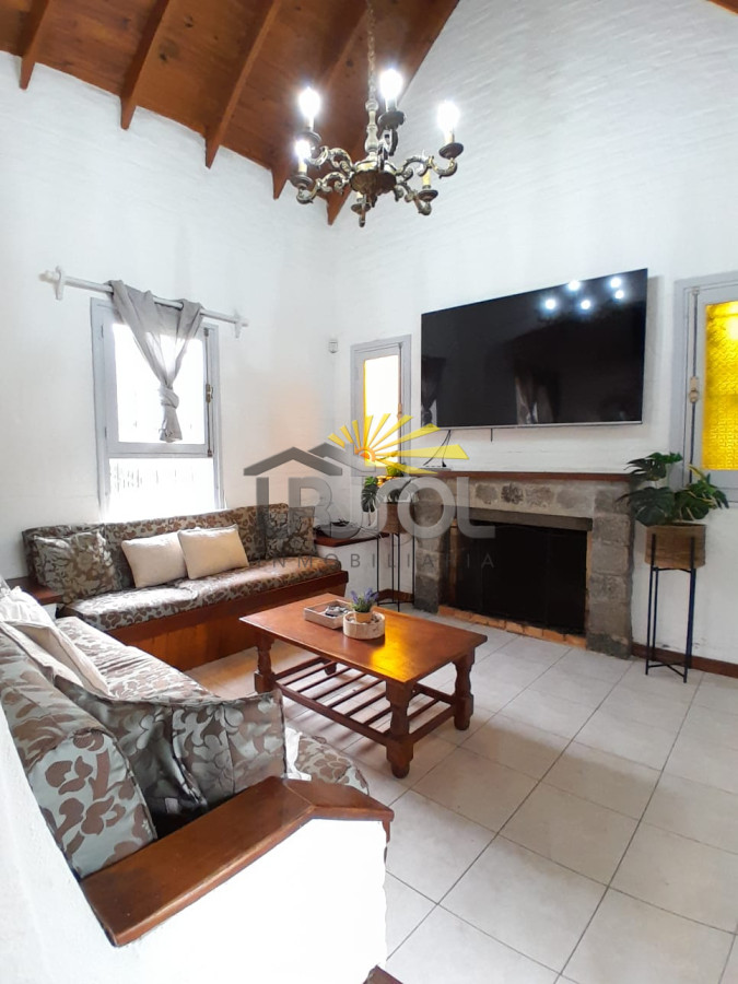 Casa ID.90 - Se ALQUILA Casa de 3 Dormitorios en Tio Tom