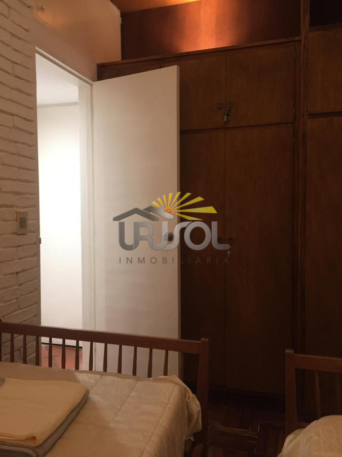 Casa ID.88 - Se VENDE Casa de 6 Dormitorios 