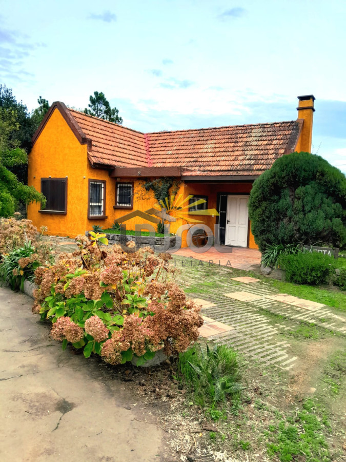 Casa ID.90 - Se ALQUILA Casa de 3 Dormitorios en Tio Tom