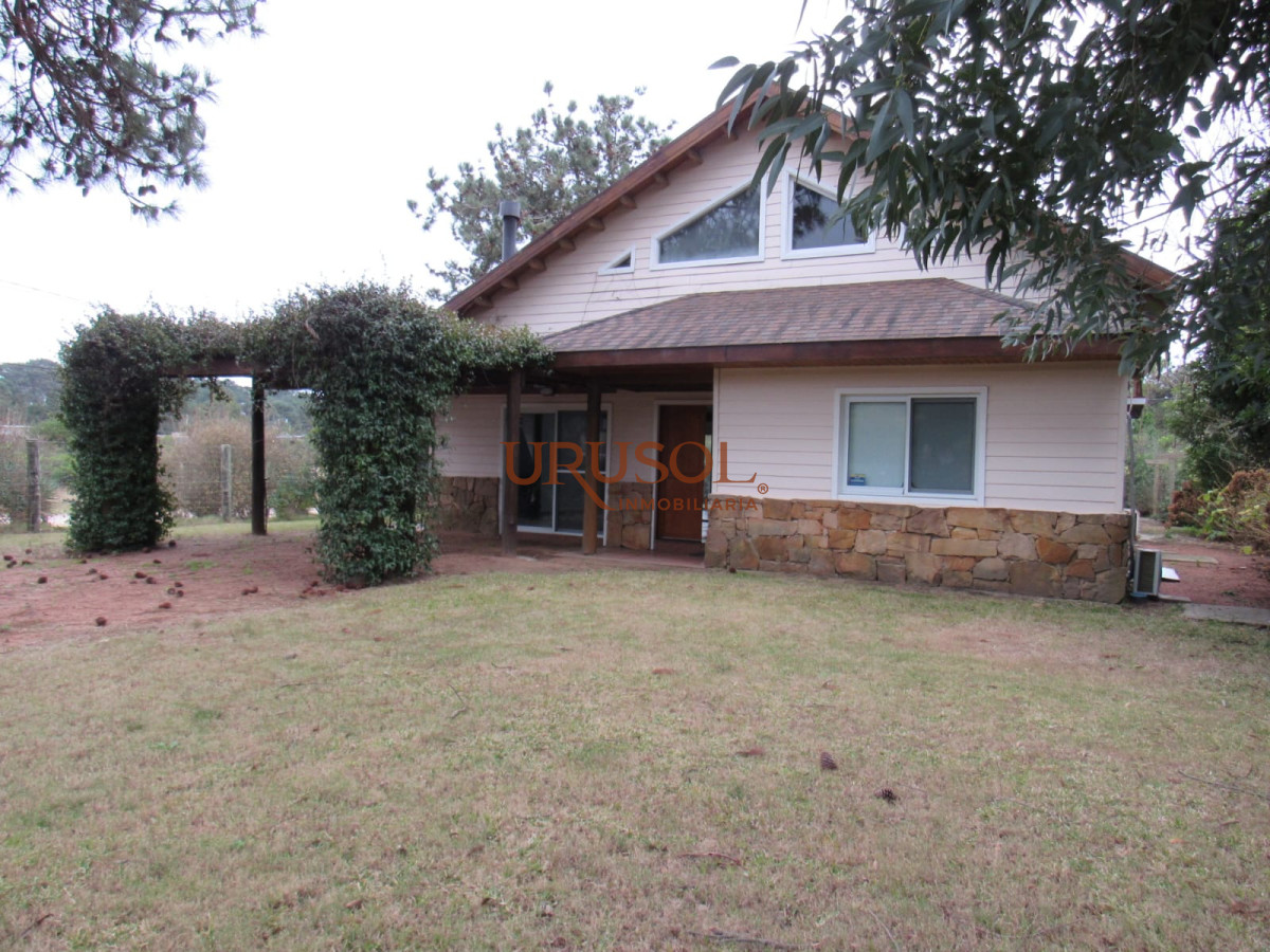 Casa ID.106 - Alquiler Anual en Punta Ballena