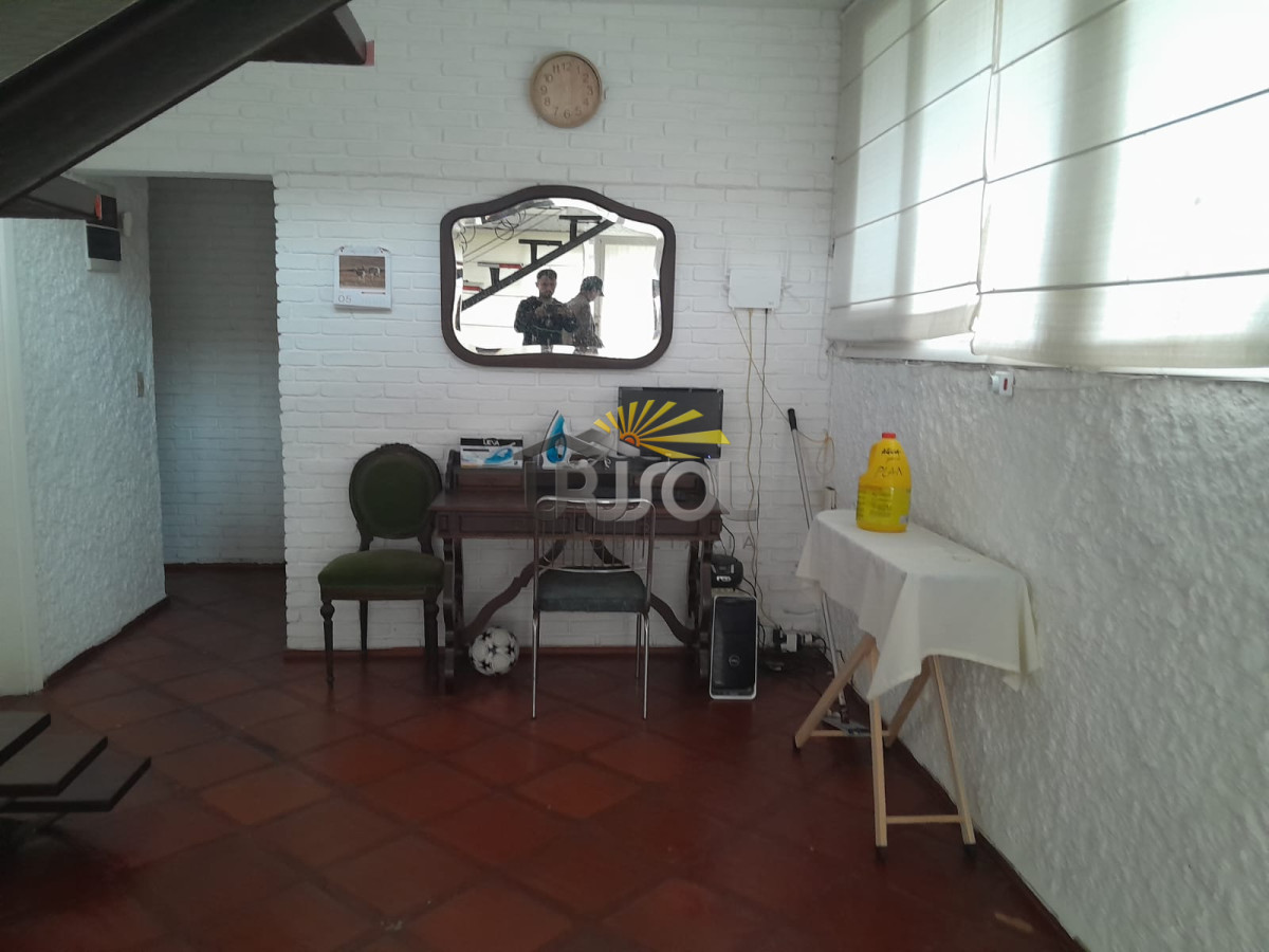 Casa ID.88 - Se VENDE Casa de 6 Dormitorios 