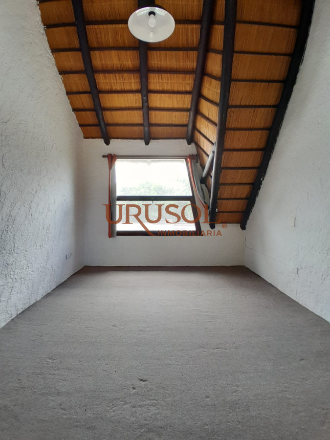 Casa ID.120 - Se ALQUILA Casa de 2 Dormitorios en El Tesoro