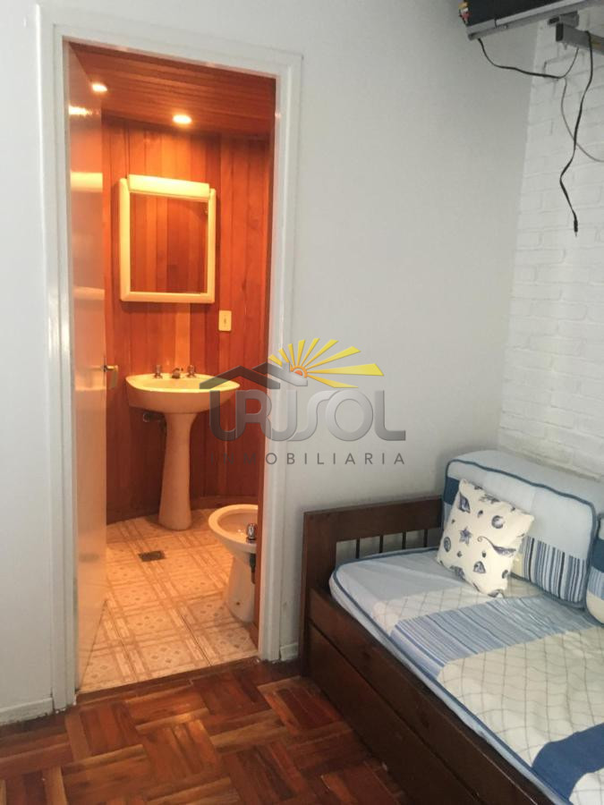 Casa ID.88 - Se VENDE Casa de 6 Dormitorios 