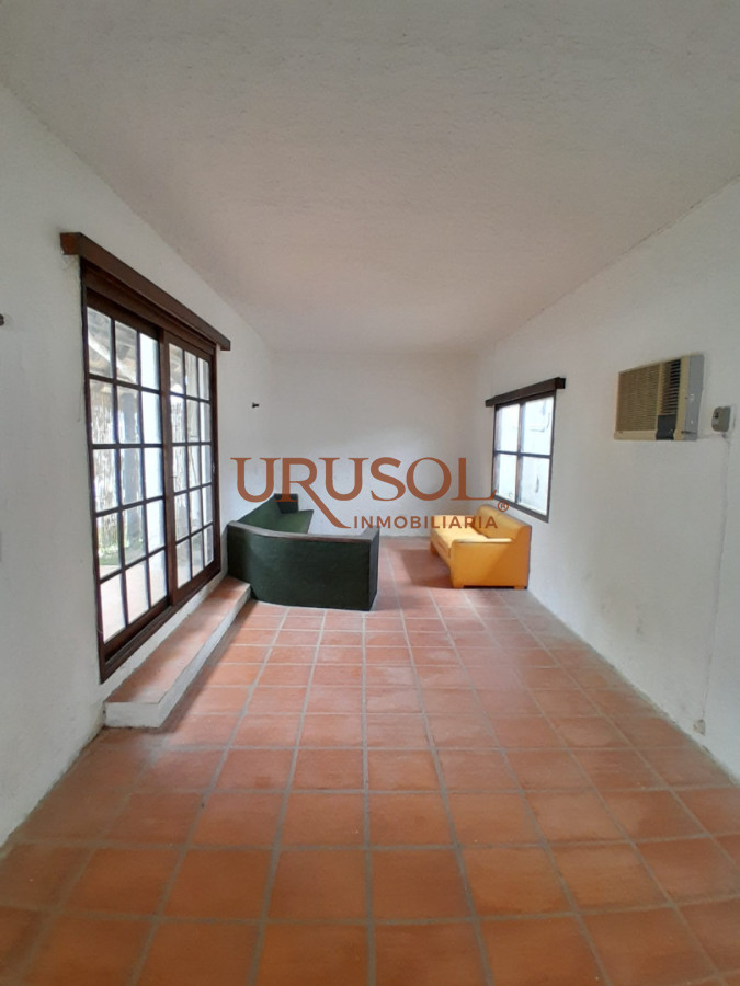 Casa ID.120 - Se ALQUILA Casa de 2 Dormitorios en El Tesoro