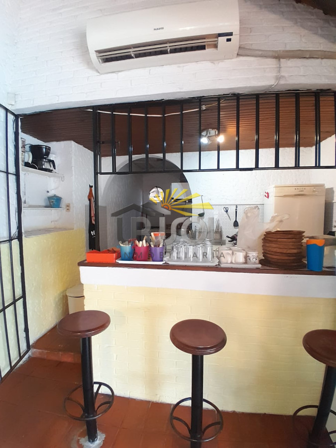 Casa ID.88 - Se VENDE Casa de 6 Dormitorios 