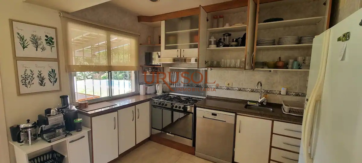 Casa ID.68 - Se ALQUILA Anual, Espectacular Casa de 5 dormitorios