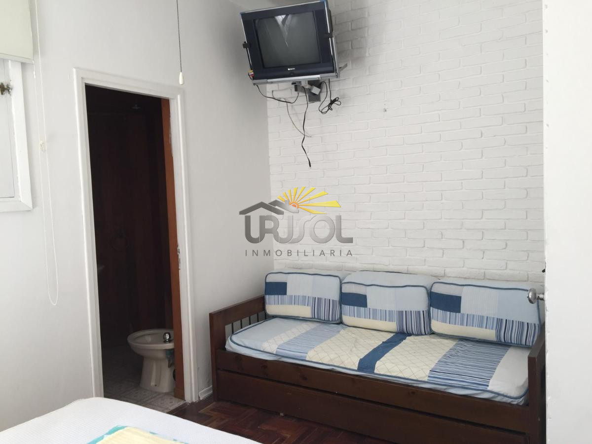 Casa ID.88 - Se VENDE Casa de 6 Dormitorios 
