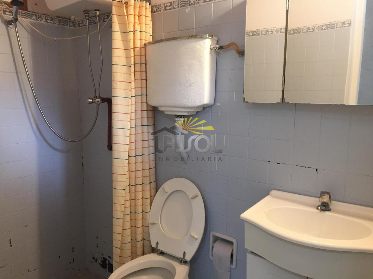 Casa ID.88 - Se VENDE Casa de 6 Dormitorios 