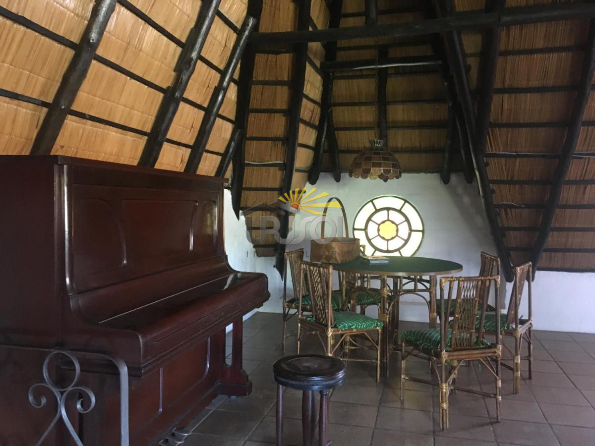 Casa ID.88 - Se VENDE Casa de 6 Dormitorios 