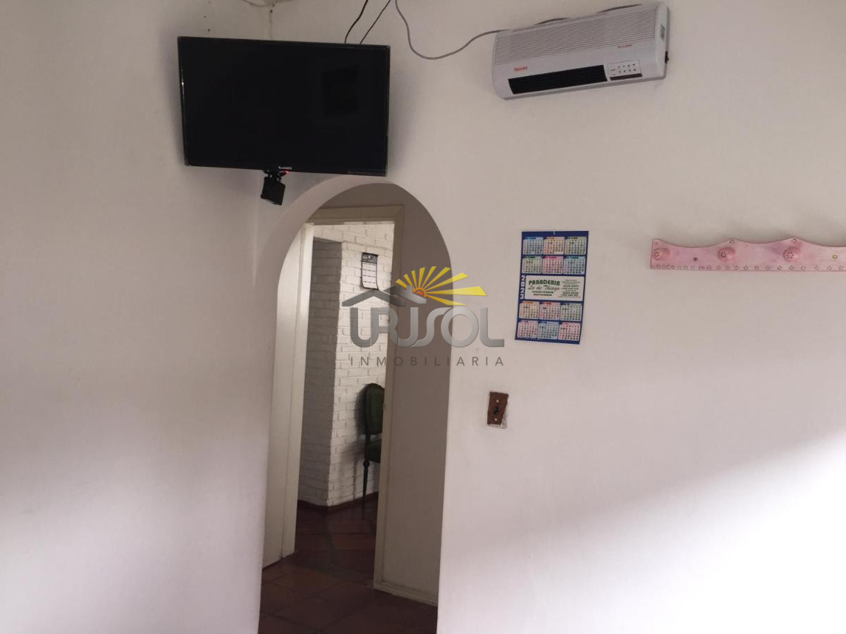 Casa ID.88 - Se VENDE Casa de 6 Dormitorios 