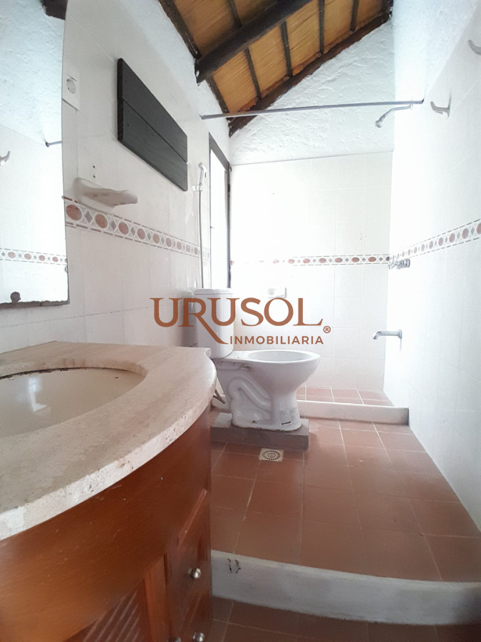 Casa ID.120 - Se ALQUILA Casa de 2 Dormitorios en El Tesoro