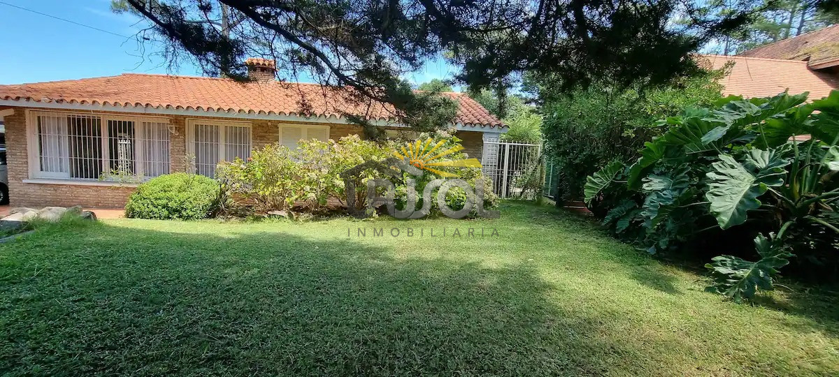 Casa ID.68 - Se ALQUILA Anual, Espectacular Casa de 5 dormitorios