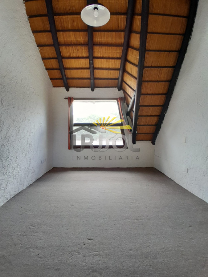 Casa ID.120 - Se ALQUILA Casa de 2 Dormitorios en El Tesoro