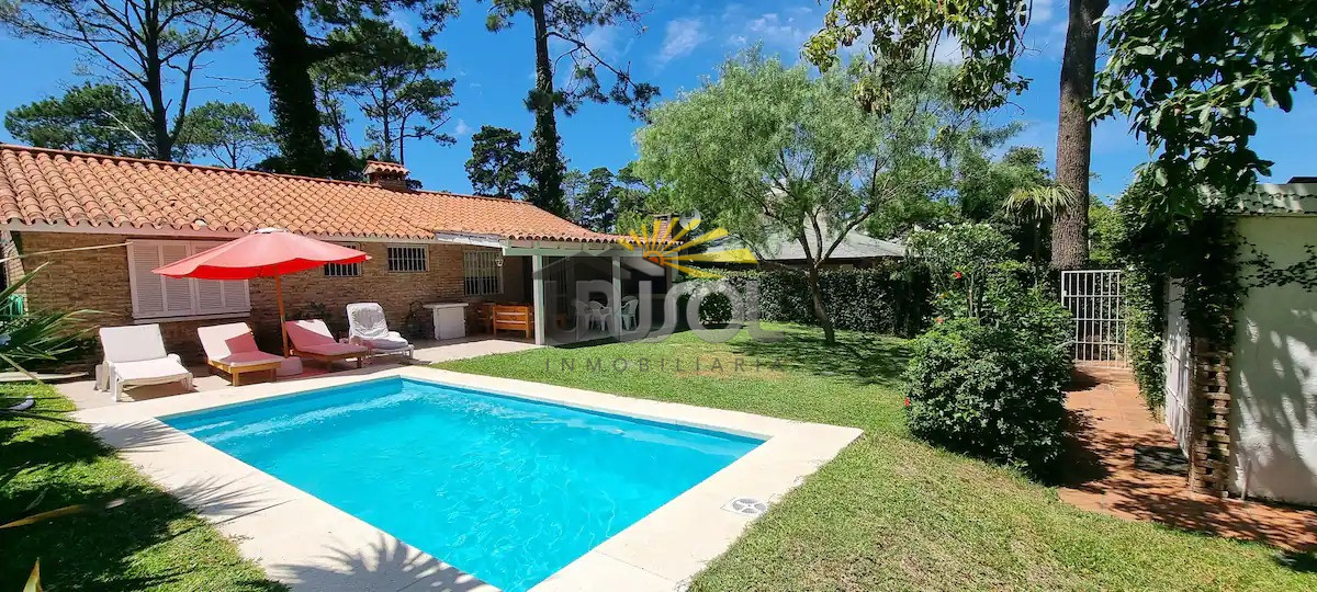 Casa ID.68 - Se ALQUILA Anual, Espectacular Casa de 5 dormitorios