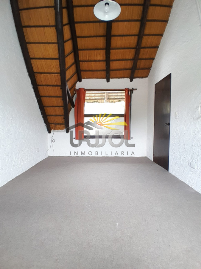 Casa ID.120 - Se ALQUILA Casa de 2 Dormitorios en El Tesoro