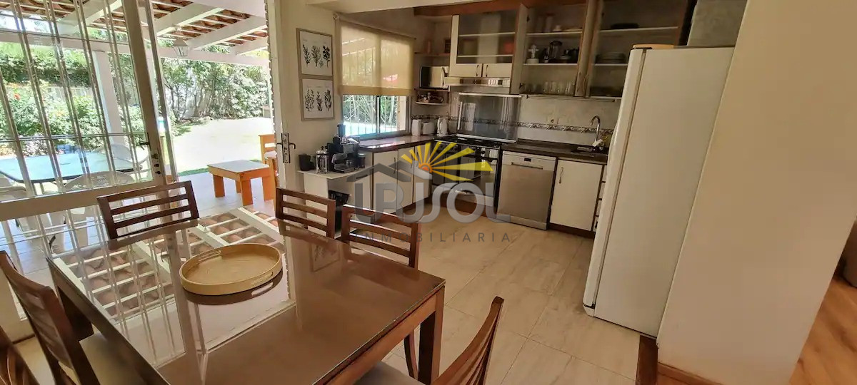 Casa ID.68 - Se ALQUILA Anual, Espectacular Casa de 5 dormitorios